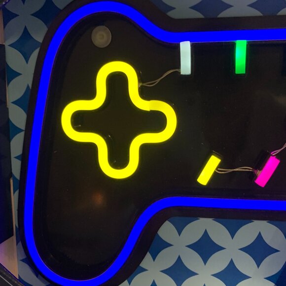 Game Controller LED Neon Light NWT - Picture 5 of 5